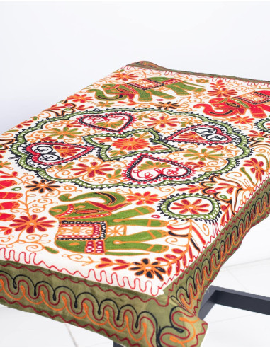 RTZ0302 – Rechteckiger bestickter Wandteppich...